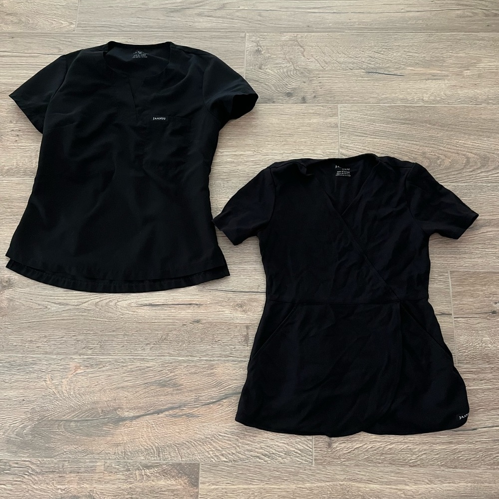 Black Jaanuu scrub tops size small